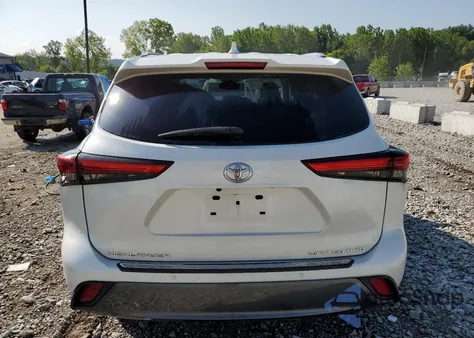 2021 Toyota Highlander Limited z USA, uszkodzony, nr VIN 5TDDZRBH9MS082148